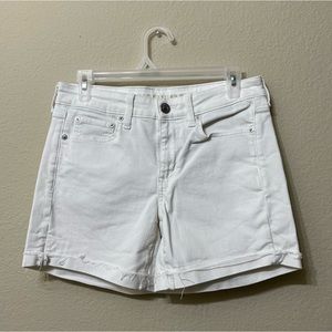 American Eagle White Mid Rise Midi Denim Shorts (6)